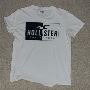 Men’s Hollister t-shirt
